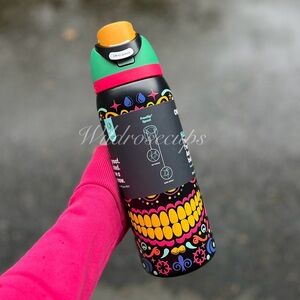 Owala SUGAR SKULL 32 Oz glow in the dark Freesip NWT